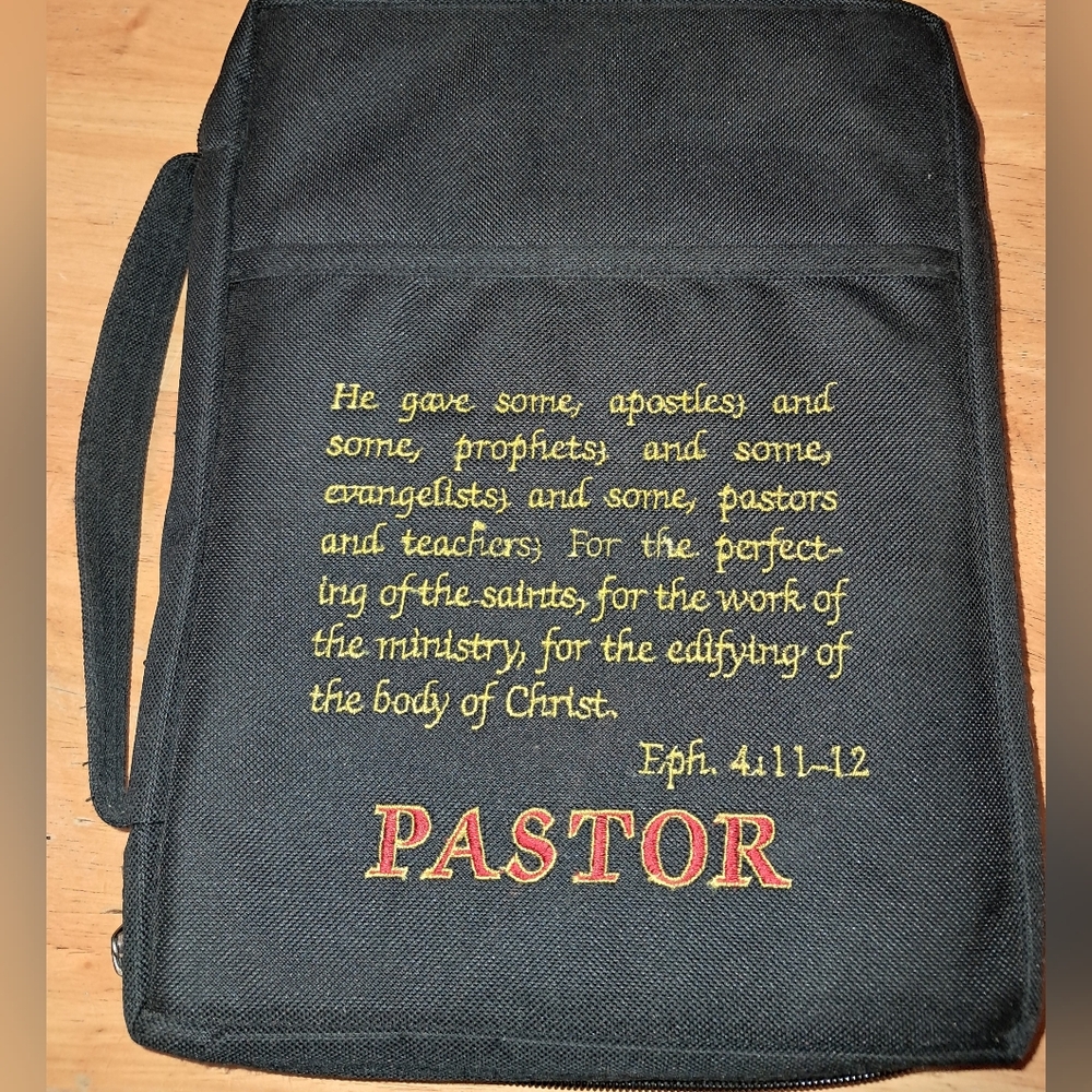 HOLMAN CHRISTIAN STANDARD BIBLE and PASTOR'S COVER